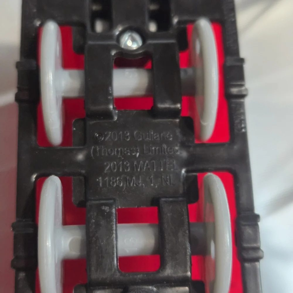 2013 Thomas & Friends - Covered Red Cargo Car